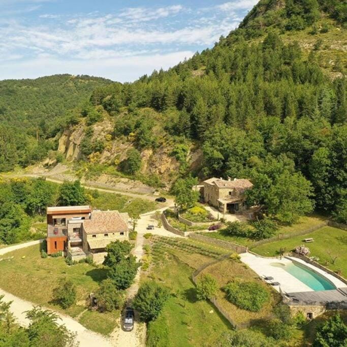 Magnifique domaine en Drôme Provençale pour 30 pers Villa in Provence