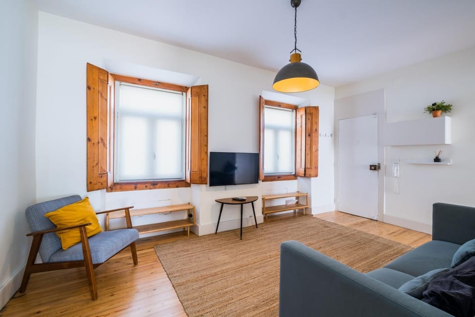 TV and multimedia, Living room, Seating area, Evening entertainment