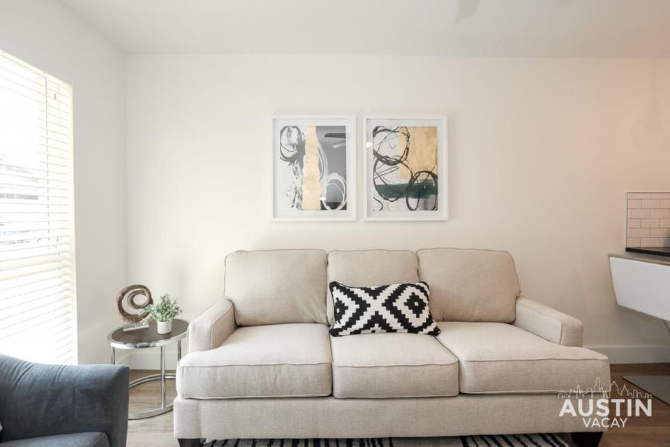 Bright Space Close To Best Beer Gardens Coffee Apartment in Austin