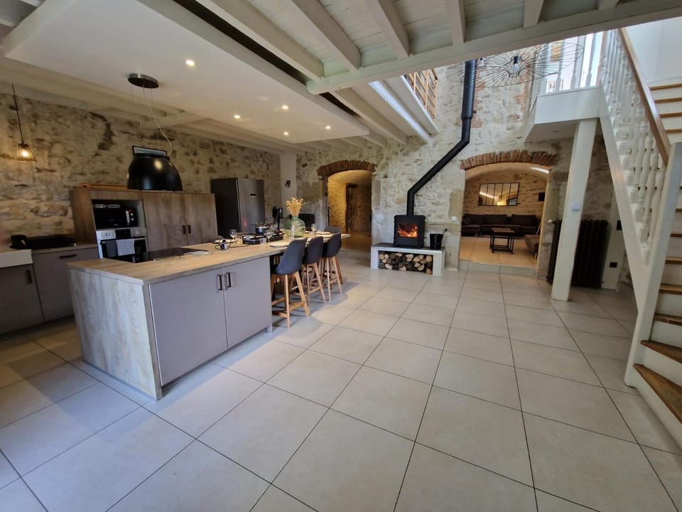 Living room, kitchen