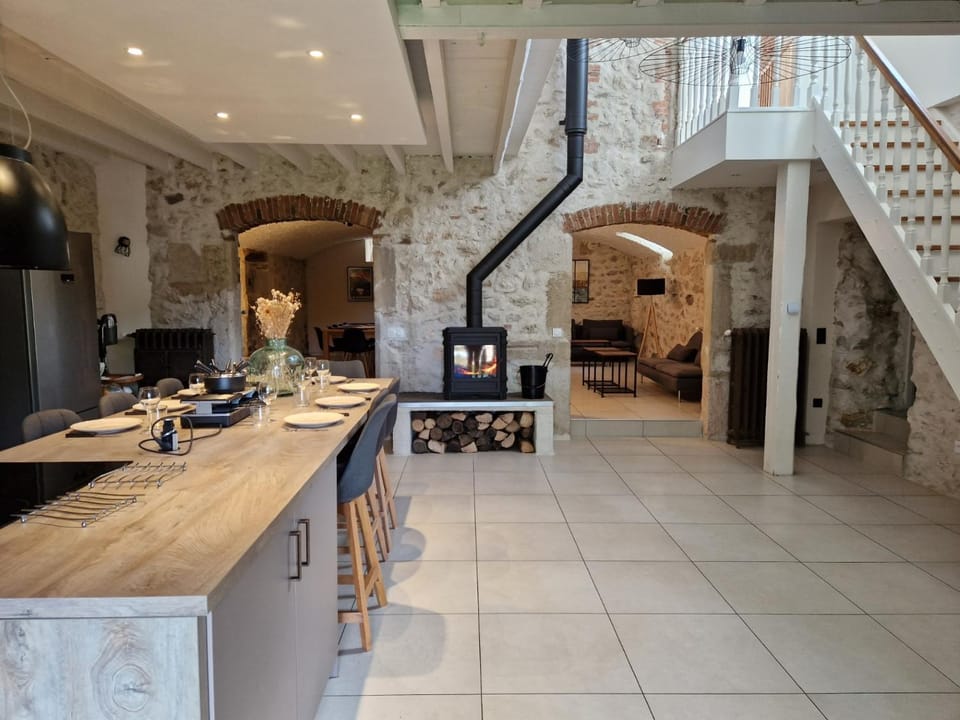 Living room, flat iron, kitchen