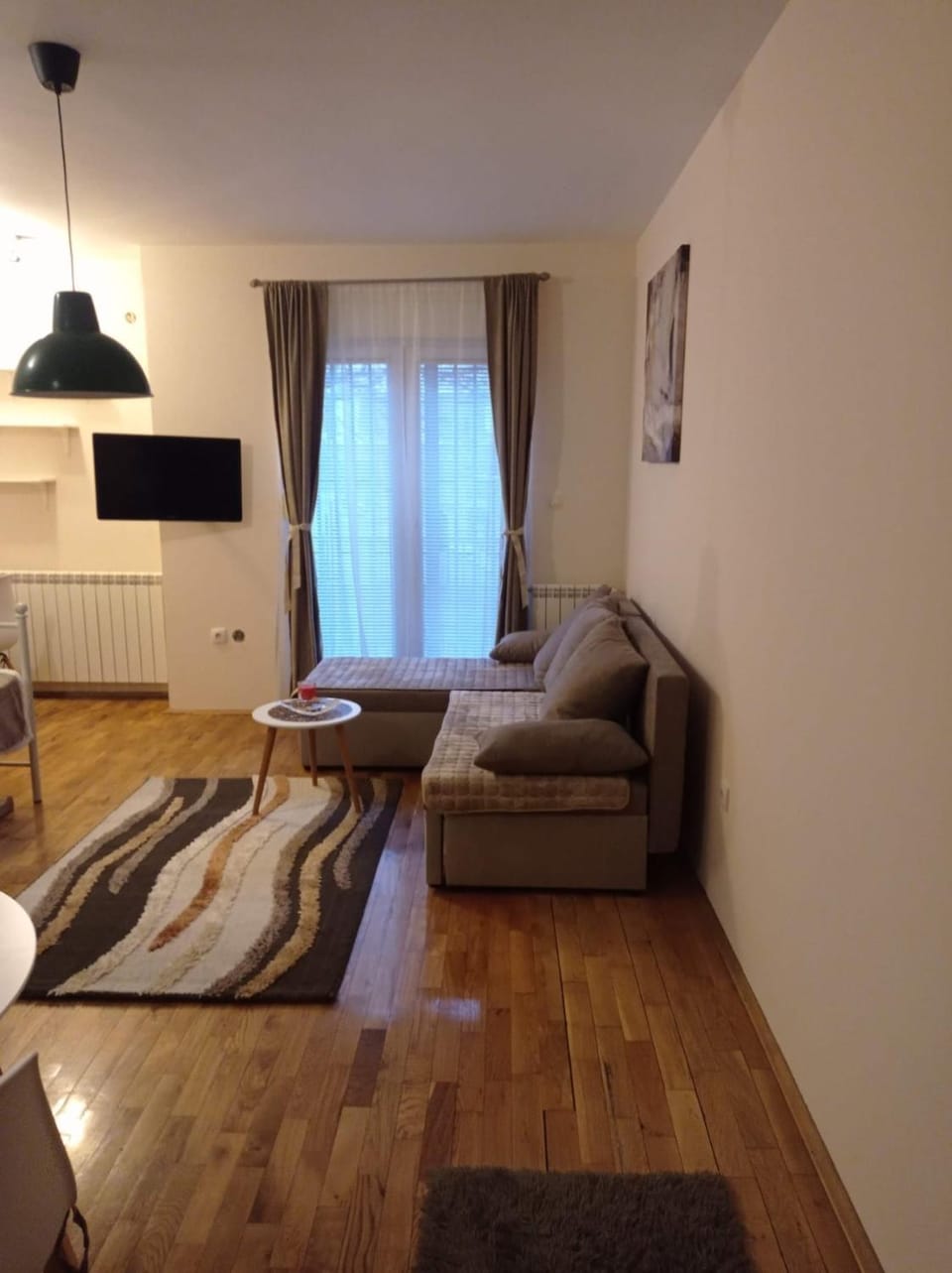 Bed, TV and multimedia, Living room, Photo of the whole room, Seating area, internet