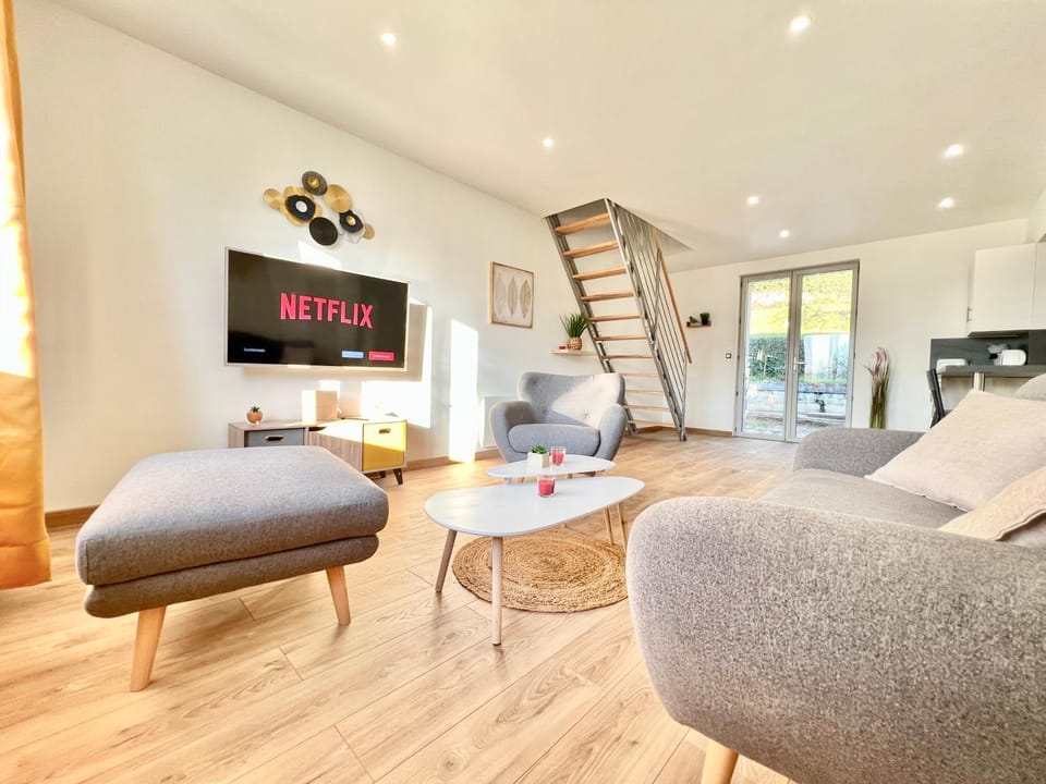 TV and multimedia, Living room, Seating area