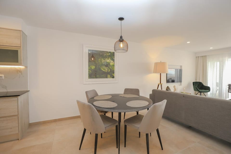 Pool Apartment - 2-bed in Praia da Luz Apartment in Luz