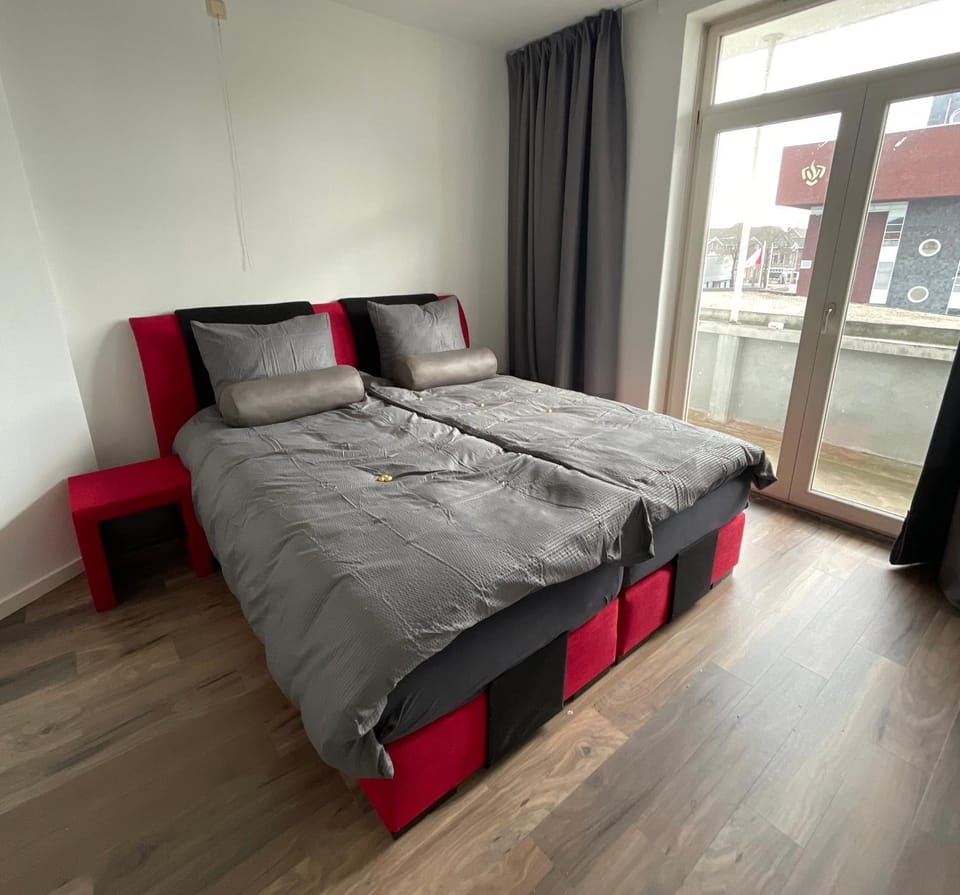 Bed, Balcony/Terrace, Bedroom