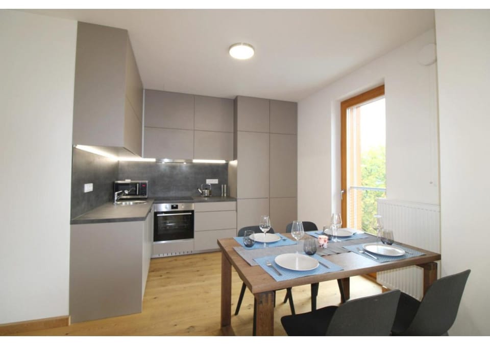 Kitchen or kitchenette, Dining area, dishwasher, minibar, pet friendly, stove, kitchen