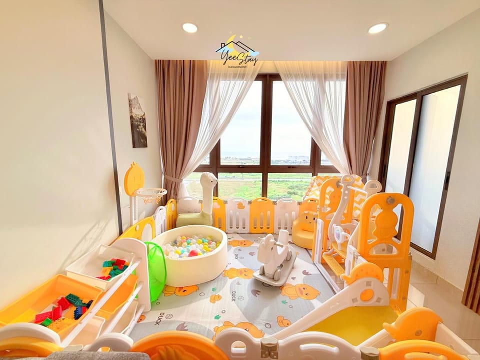 SeaView PoolView CityView BaliResidence Video game 5minJonker Apartment in Malacca