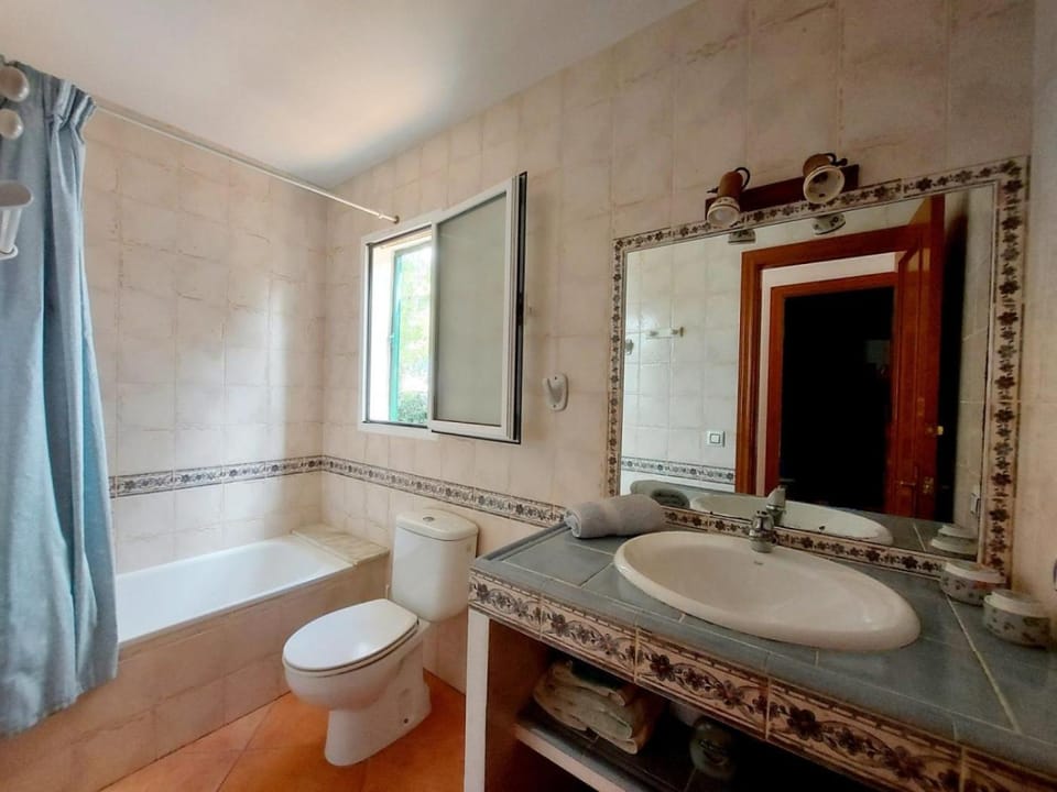 Toilet, Bathroom, Bath