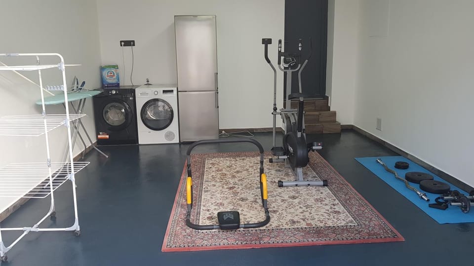 Fitness centre/facilities, furniture, washing machine, dryer