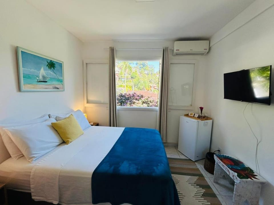 Casa Amarela Bed and Breakfast in Angra dos Reis