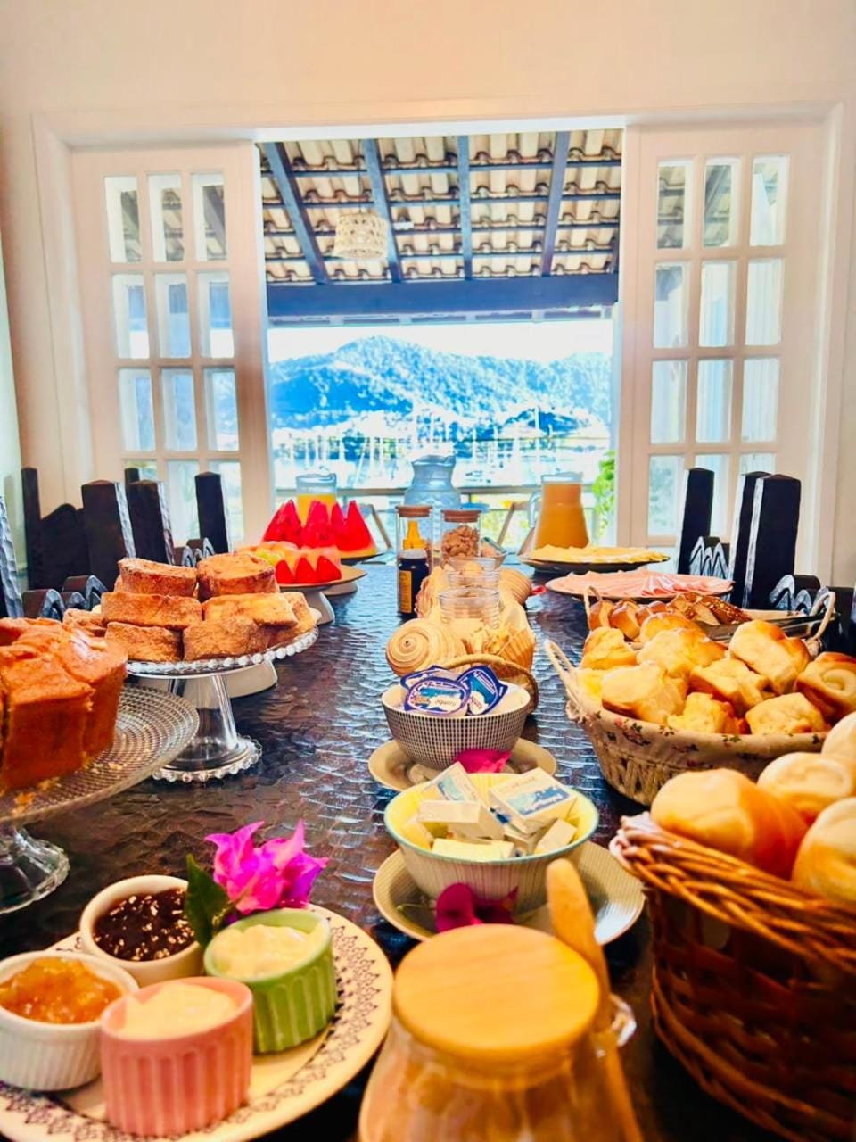 Natural landscape, Food and drinks, City view, Mountain view, Sea view, Breakfast