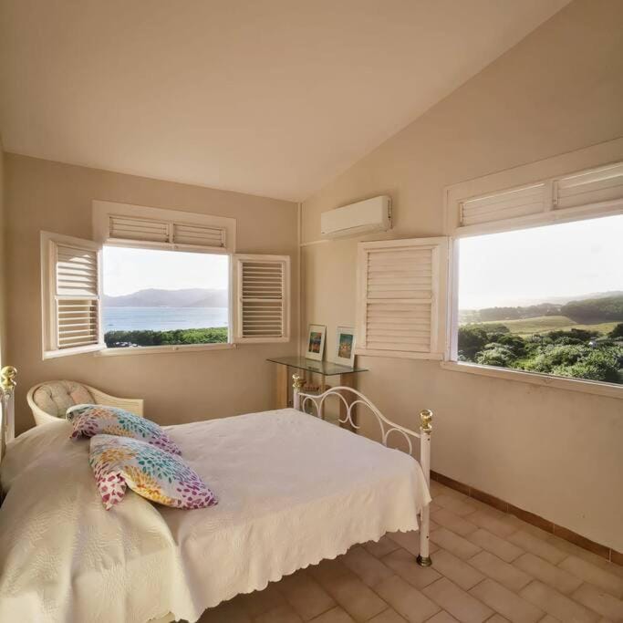 Sea view, air conditioner
