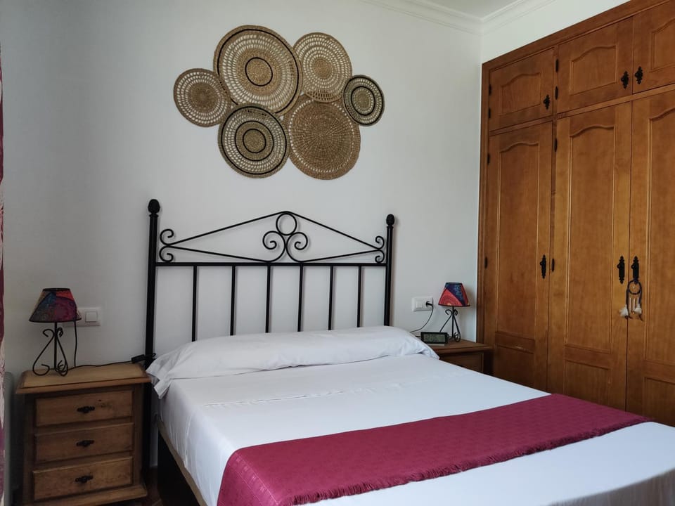Bed, Bedroom, wardrobe