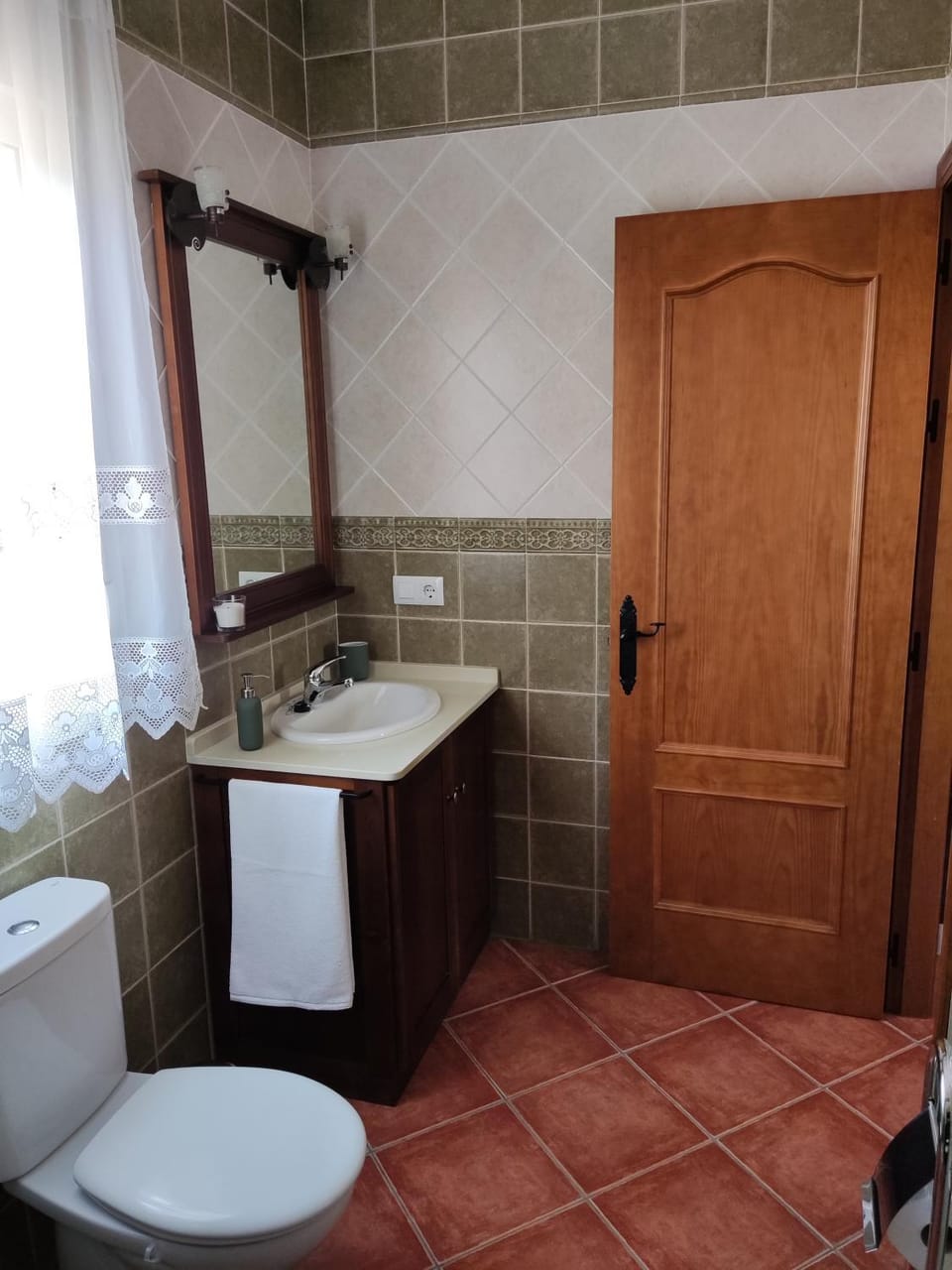 Shower, Toilet