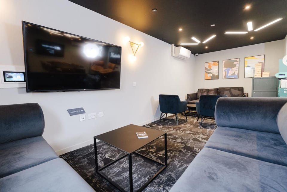 Communal lounge/ TV room, TV and multimedia