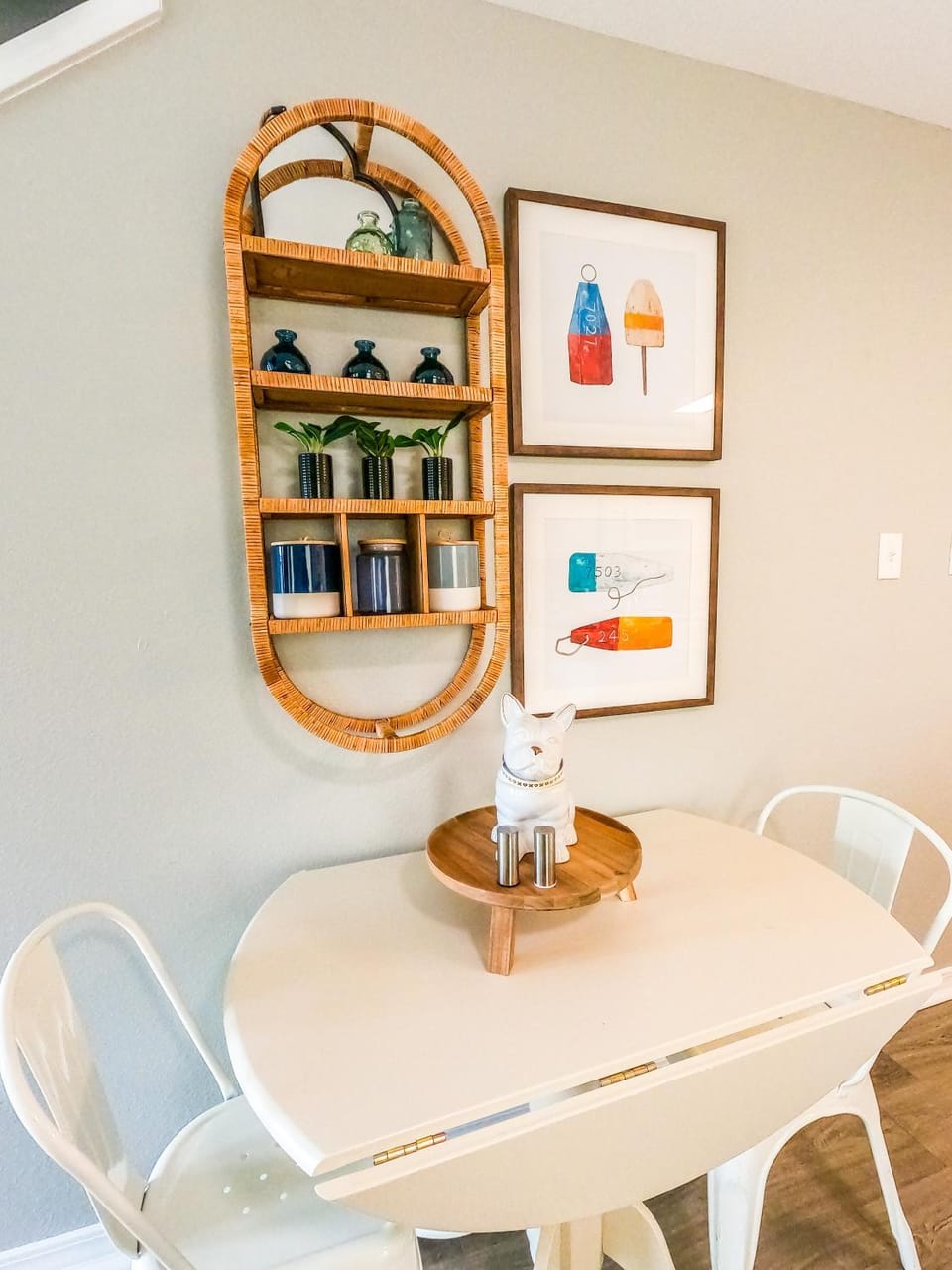 Duplex allows for one or both sides to be rented! Suitable for small or large families! House in West Beach
