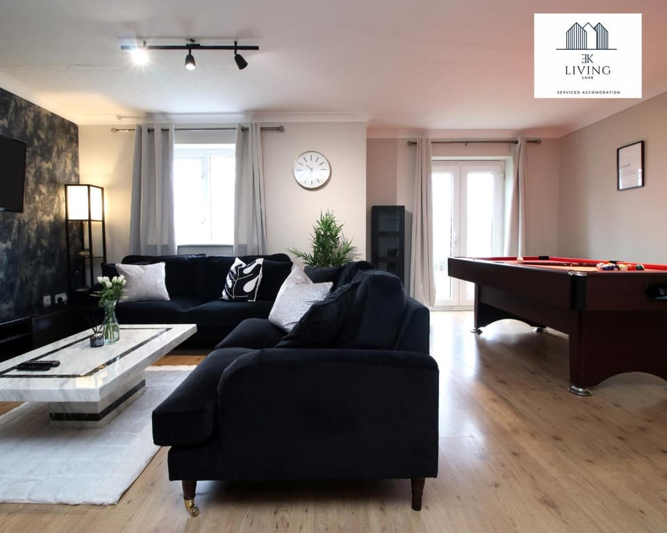 TV and multimedia, Living room, Seating area