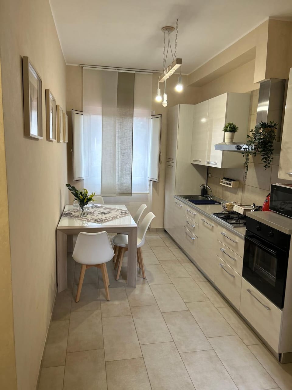 Kitchen or kitchenette, Dining area, dishwasher, minibar, oven, pet friendly, stove