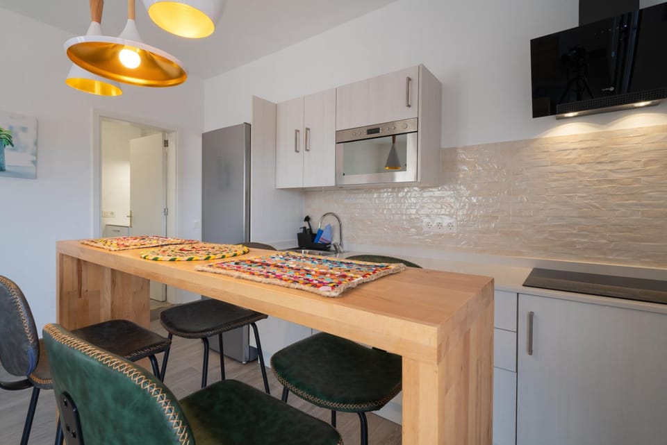 Dining area, kitchen