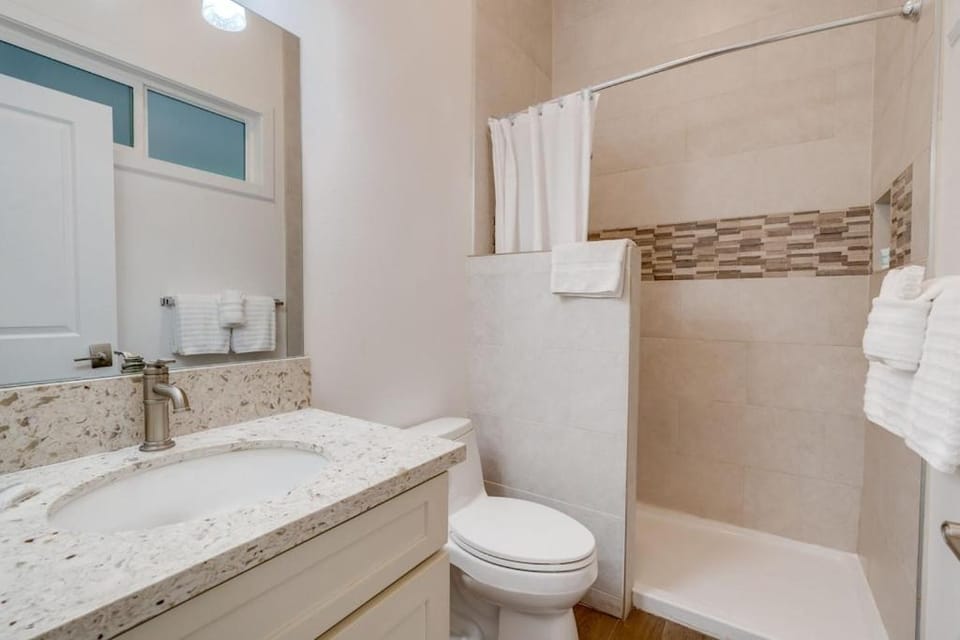 Unit 13 Waena Inn - Maui Private Suite Apartment in Wailuku