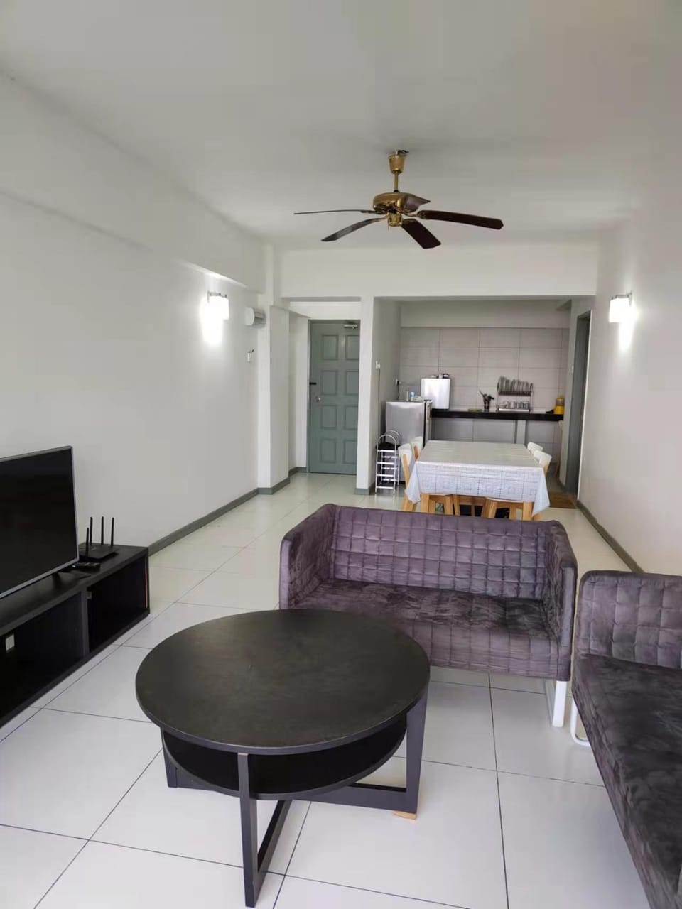 TV and multimedia, Living room, Seating area, Dining area