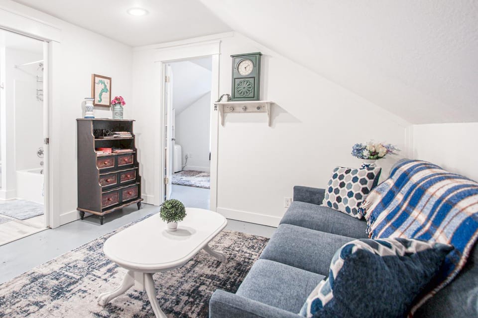 South Sandpoint Charmer House in Sandpoint