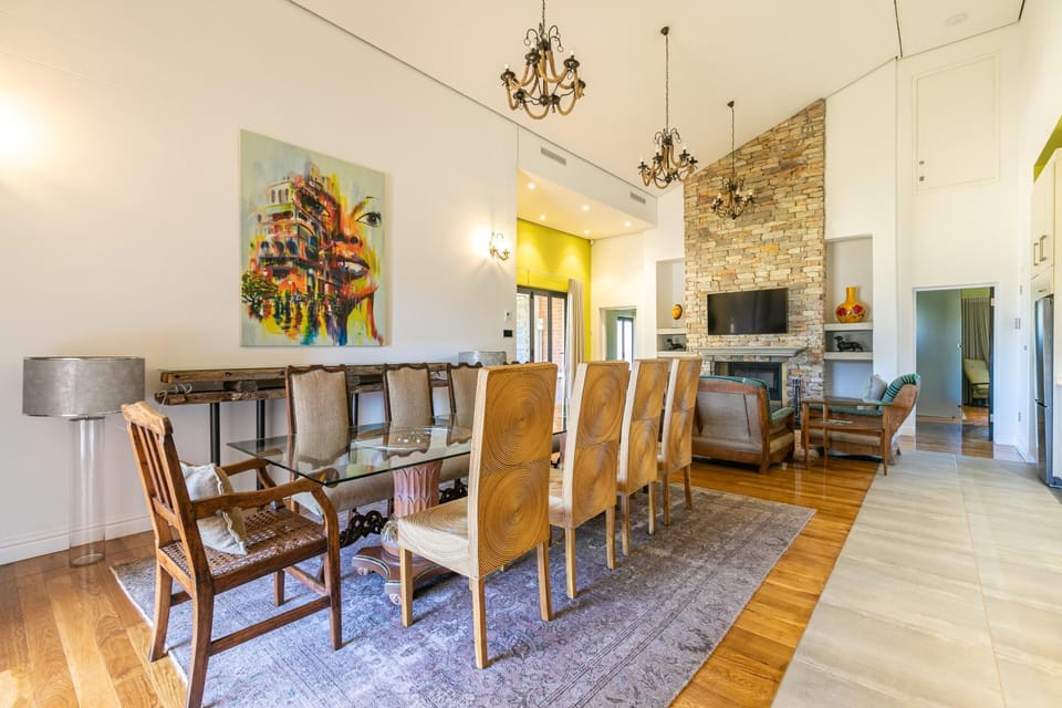 Patio, Kitchen or kitchenette, Living room, Seating area, Dining area, Parking, flat iron, minibar, air conditioner
