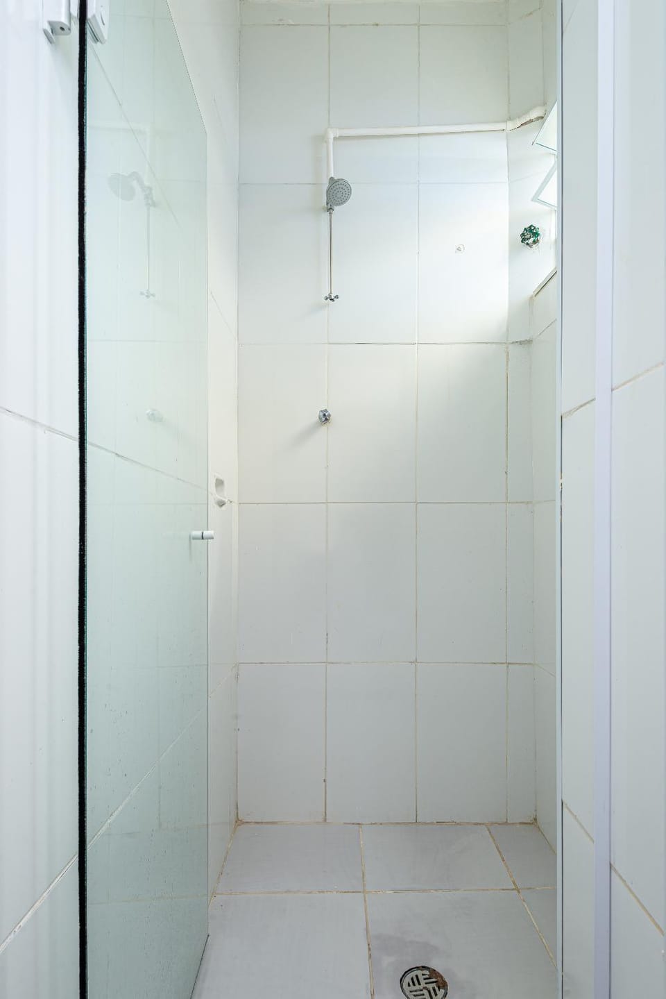 Shower, Bathroom, hair dryier