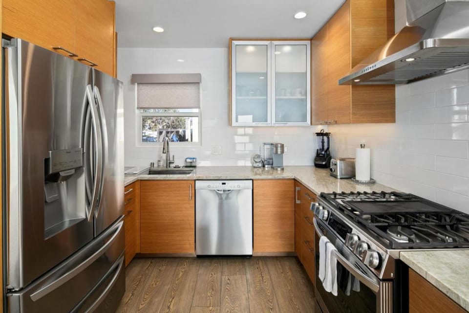 Newly Renovated 3BR Modern Apt in Heart of Ocean Beach Apartment in Ocean Beach