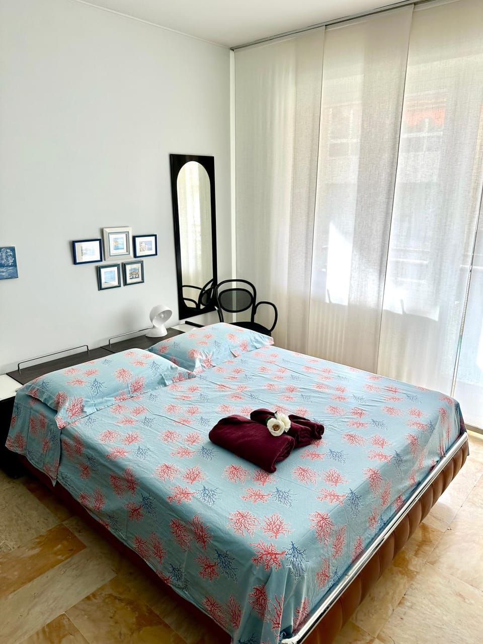 Bed, Bedroom, towels, wardrobe