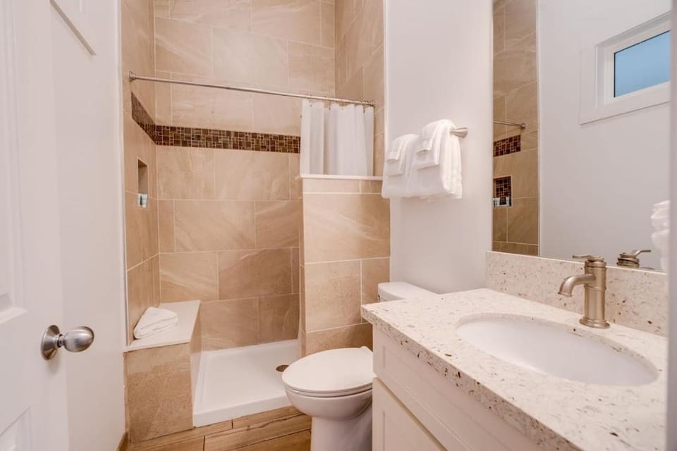 Unit 16 Waena Inn - Maui Private Suite Apartment in Wailuku