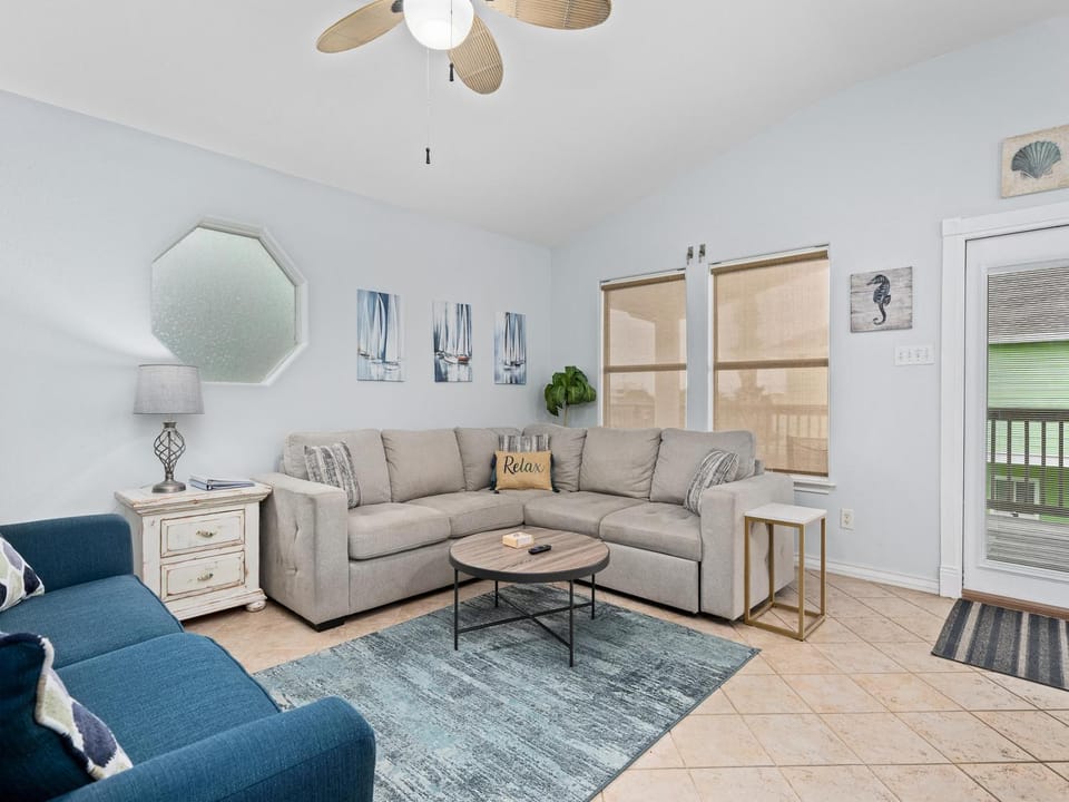 Living room, Seating area, furniture