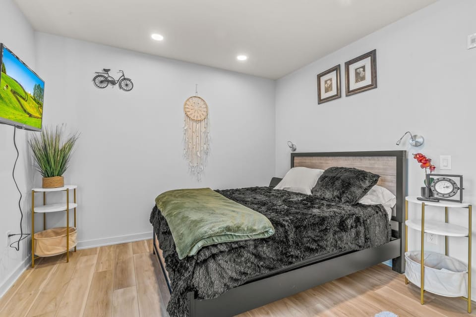 Bed, Bedroom