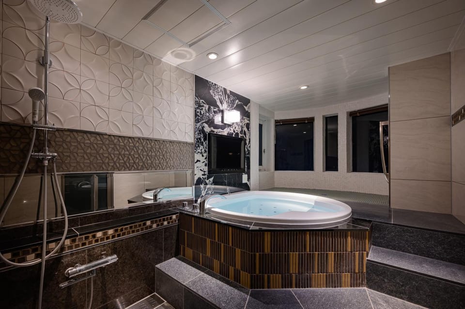 Bathroom, Bath