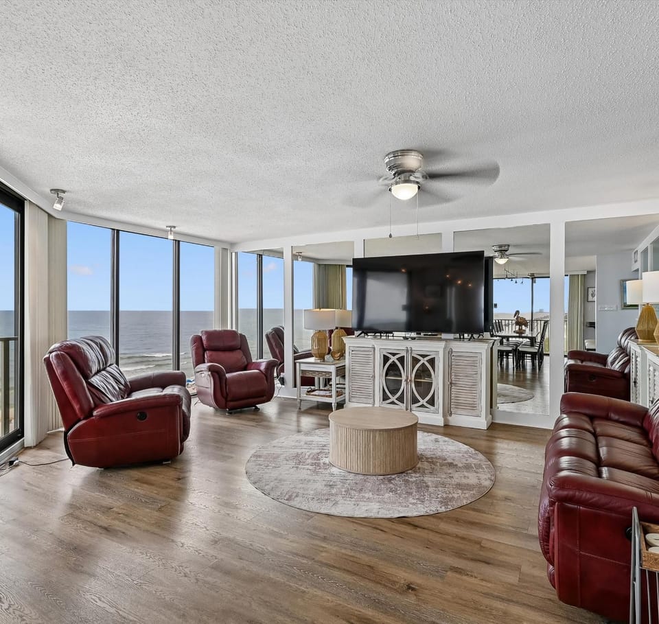 TV and multimedia, View (from property/room), Living room, Seating area, Sea view, furniture