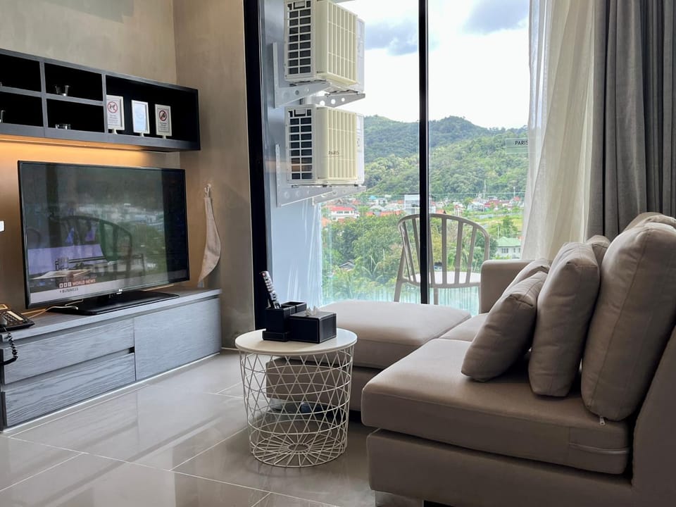 Natural landscape, View (from property/room), Living room, Mountain view