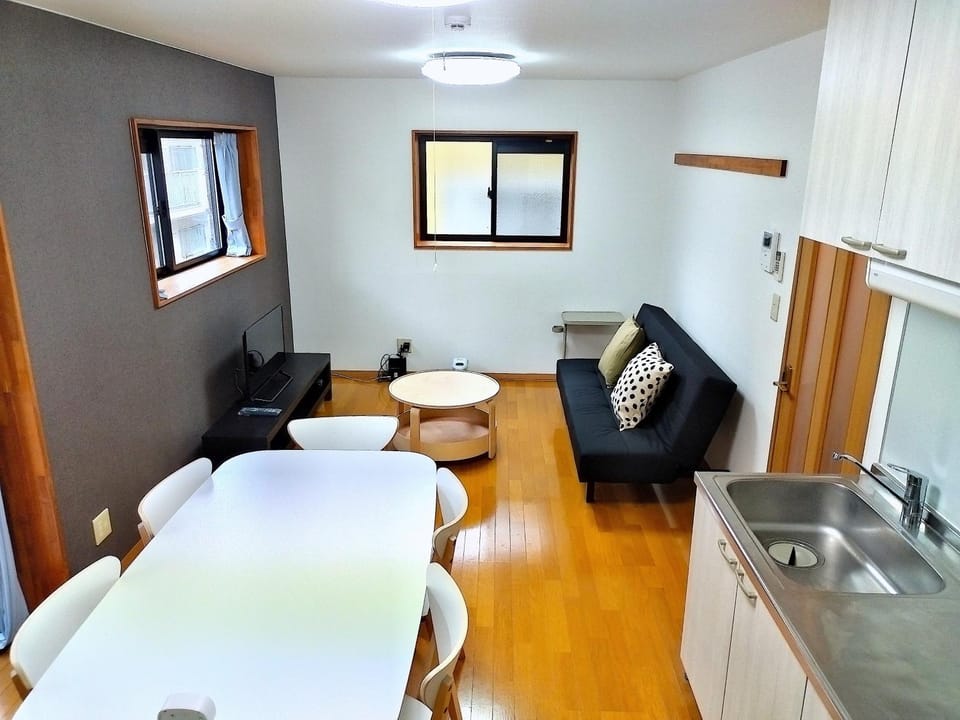 Bed, TV and multimedia, Kitchen or kitchenette, Living room, Dining area