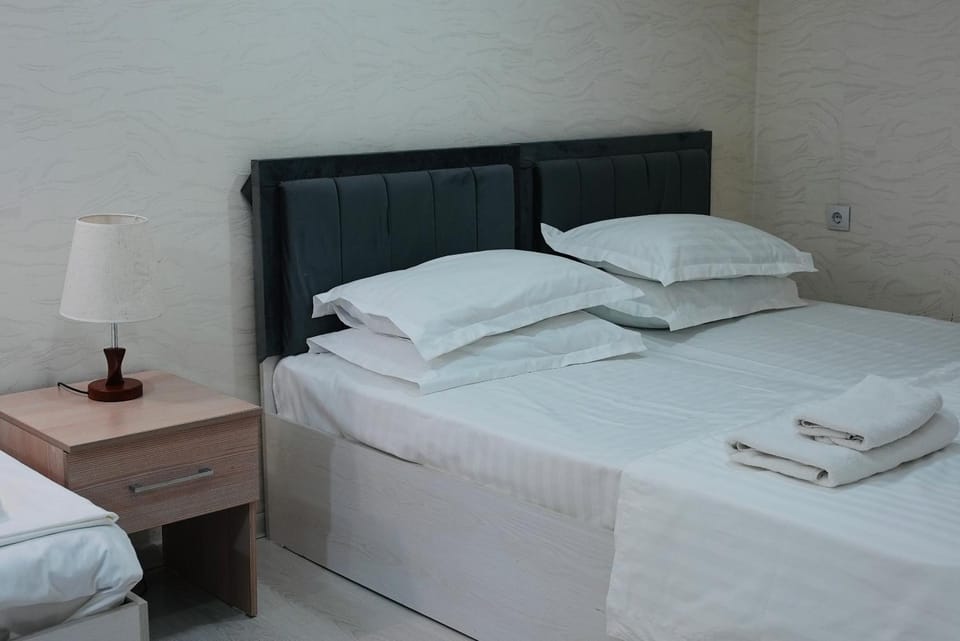 Bed, Photo of the whole room, Bedroom, towels