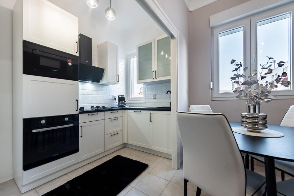 Kitchen or kitchenette, Dining area, dishwasher, minibar, pet friendly, stove