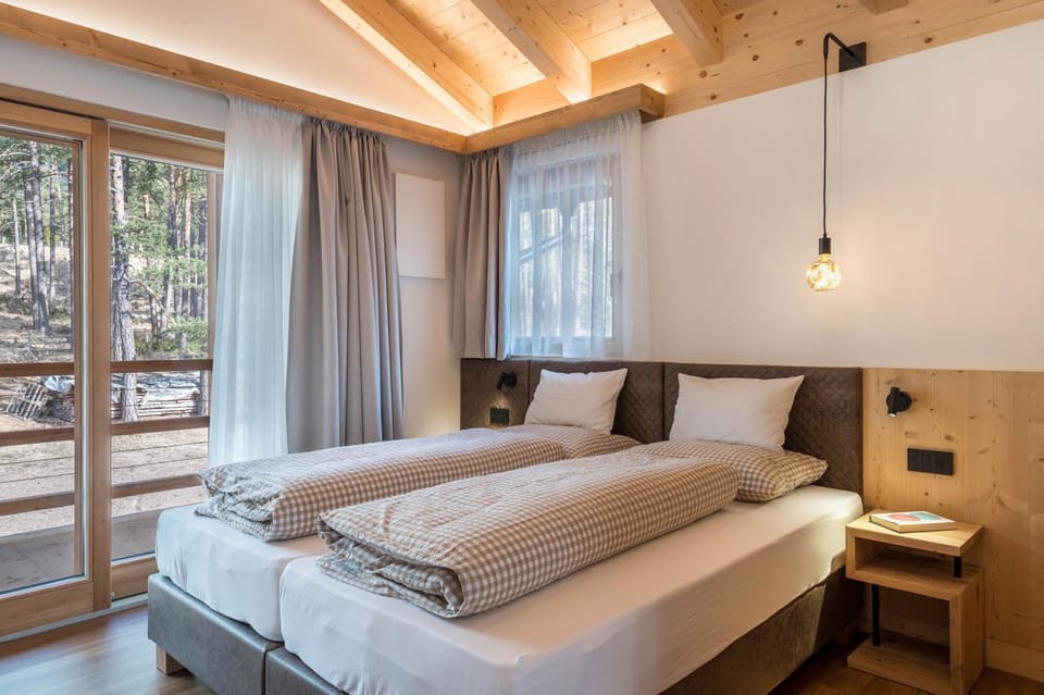 Property building, Living room, Bedroom