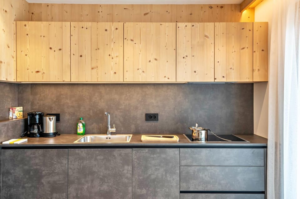 Kitchen or kitchenette, Living room