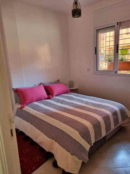 proche aéroport, idéal pour travailler Apartment in Marrakesh