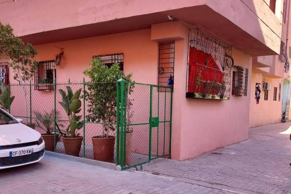 proche aéroport, idéal pour travailler Apartment in Marrakesh
