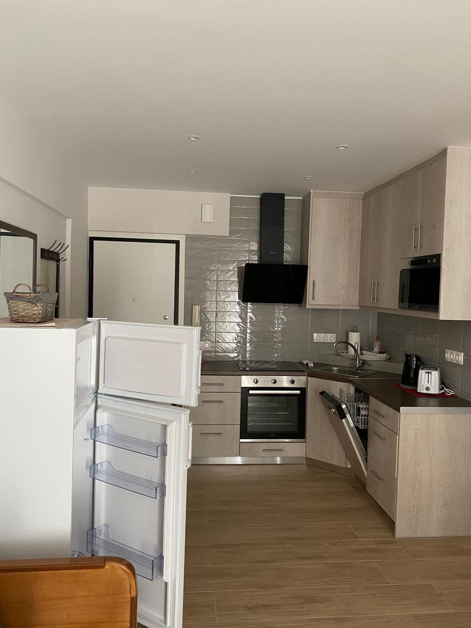 Kitchen or kitchenette