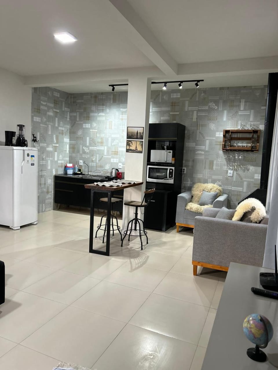 Kitchen or kitchenette, Dining area, oven, stove, toaster