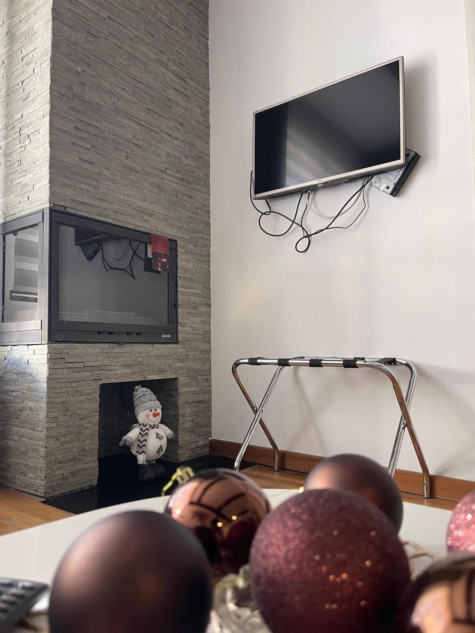 Living room, fireplace
