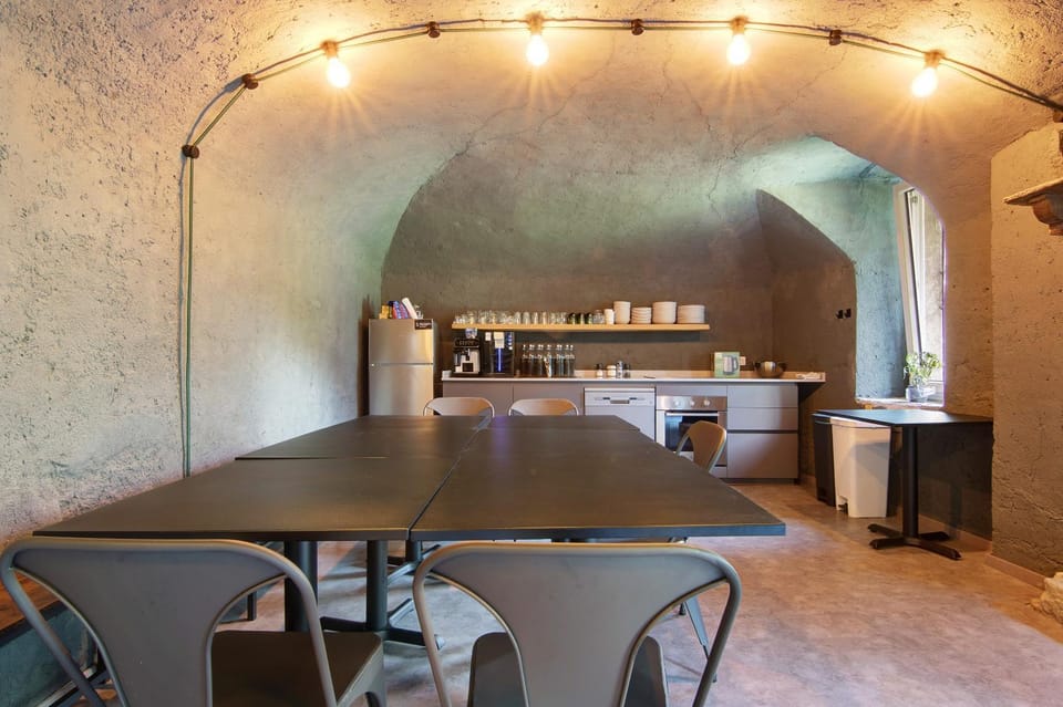 Property building, Kitchen or kitchenette, Living room