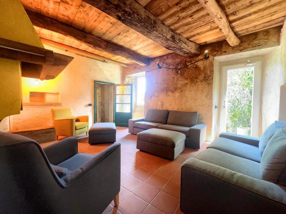 Workation Castle House in Lombardy