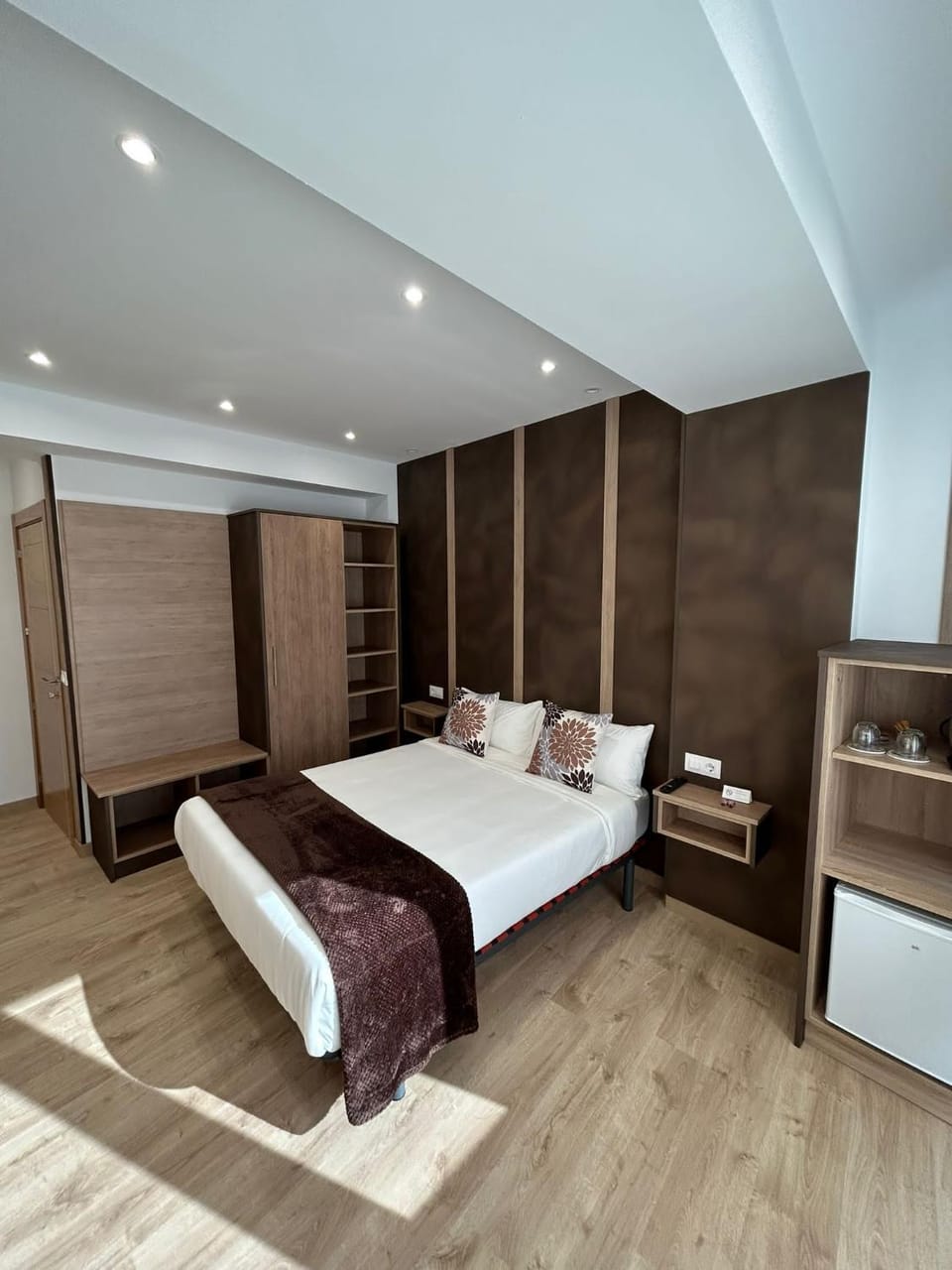 Bed, Photo of the whole room, Bedroom, wardrobe