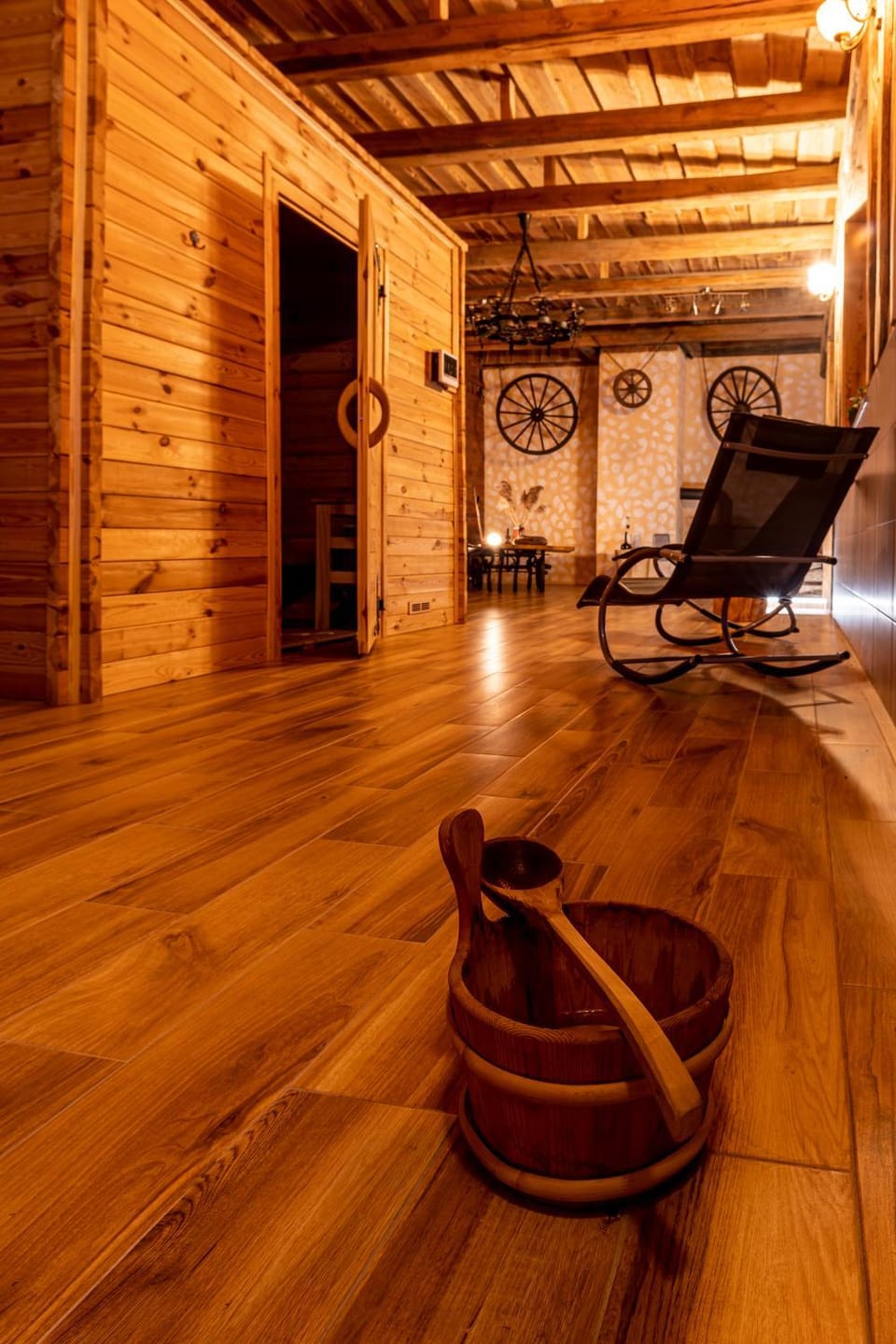 Hot Tub, Sauna